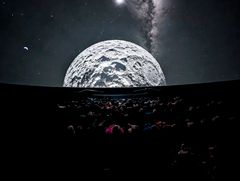 Heurekan planetaarion kuvulla Kuu
