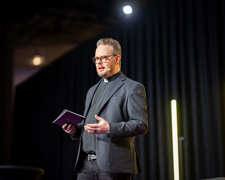 Kuvassa on Heräys 2026 -huippuseminaarin ohjelmajohtaja Jussi Koski.