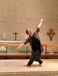 Titta Tunkkari tanssii.