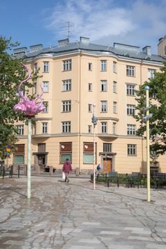 Komugi Ando & Teemu Salonen: Torille! (yksityiskohta), 2024. HAM Helsingin taidemuseo. Kuva: Sonja Hyytiäinen.