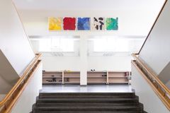 Anu Tuominen: Löytötavaroita, 2025. Käpylän peruskoulu. Kuva: HAM/Kerttu Malinen.