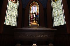 Kaarina Maununtyttären hautapaikka on kysytyin Turun tuomiokirkon nähtävyyksistä