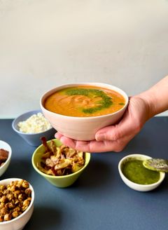 Martan soppapöytä -kampanjan keitto ja ripotebaari.