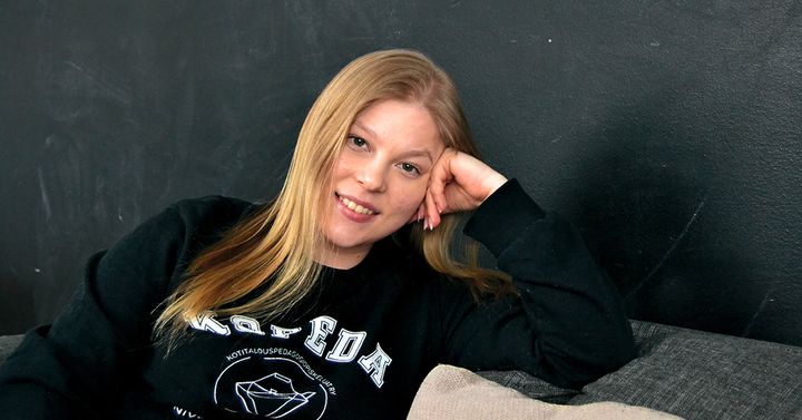 Lotta Nuutinen innostui kotitaloudesta toimiessaan koulunkäyntiavustajana yläkoulussa.