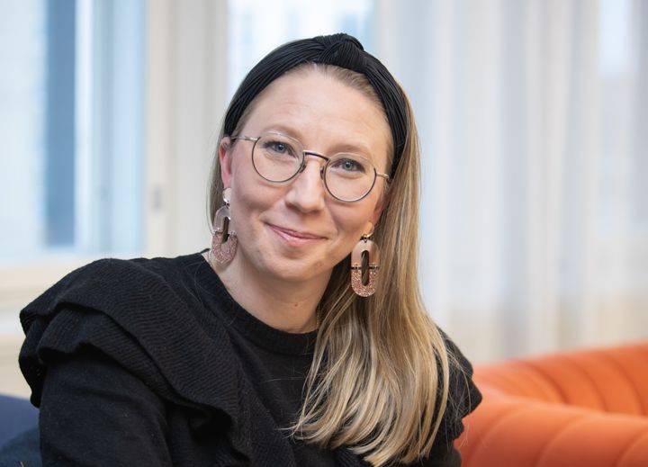 Kuvassa Vuoden optikko 2025 Riikka Torvela.