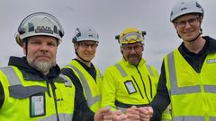 Kuvassa vasemmalta Latvaenergian edustajat Sami Pellikka, Pekka Kemppainen ja Demecan edustajat Pekka Vinkki ja Sami Vinkki iloitsevat rakennustöiden alkamisesta