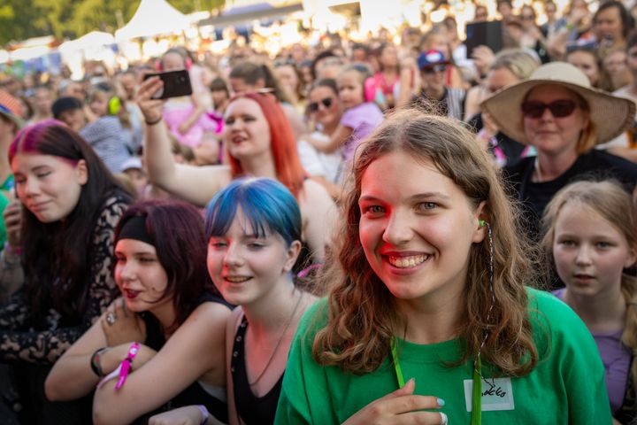 Kuvassa festivaaliyleisöä.