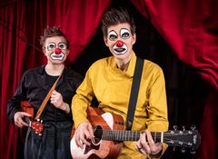 Red Nose Company / kuva esityksestä Don Quijote / Kuva: Cata Portin