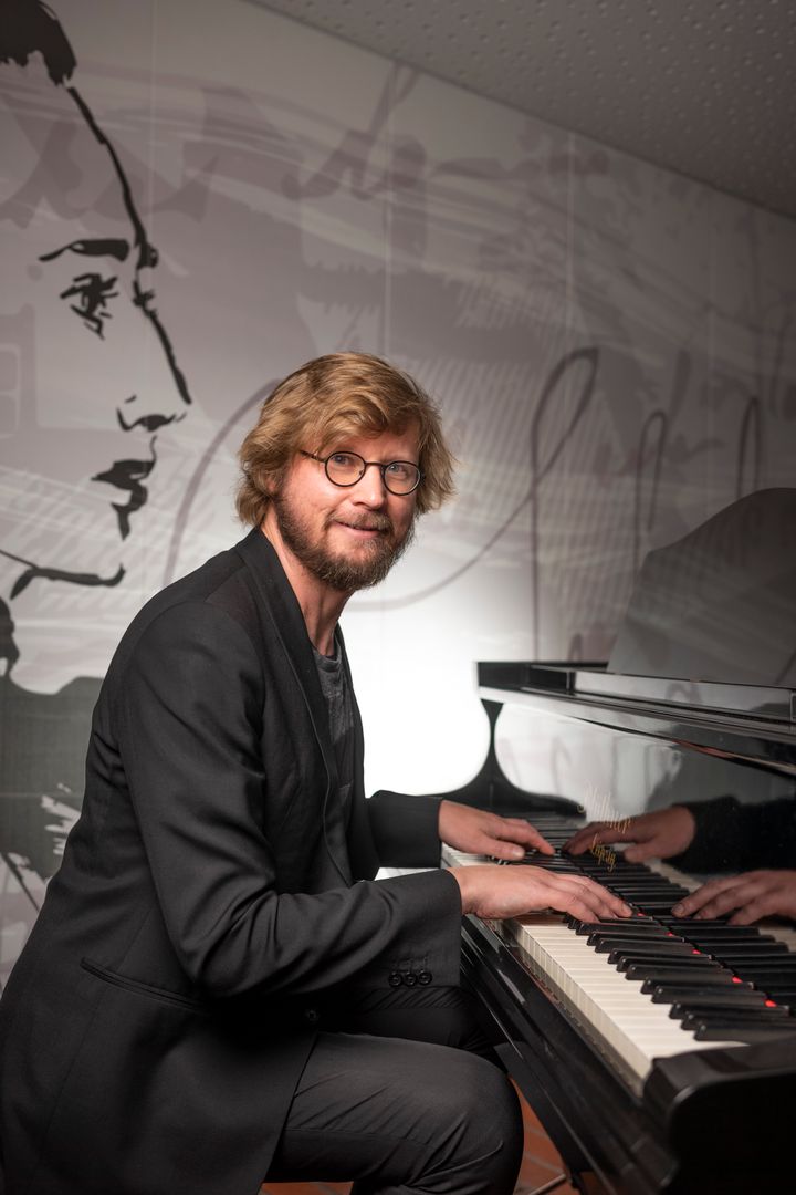 Piano ja Emil Holmström