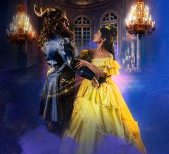 Huvudrollsinnehavarna i musikalen Kaunotar ja Hirviö (Skönheten och odjuret), Yasmine Yamajako (Belle) och Matti Leino (Odjuret).