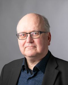 Kulttuurihistorian professori Hannu Salmi.