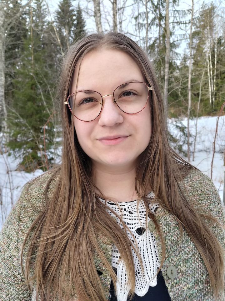 FM Miitta Järvisen väitöstutkimus kuuluu uskontotieteen alaan.