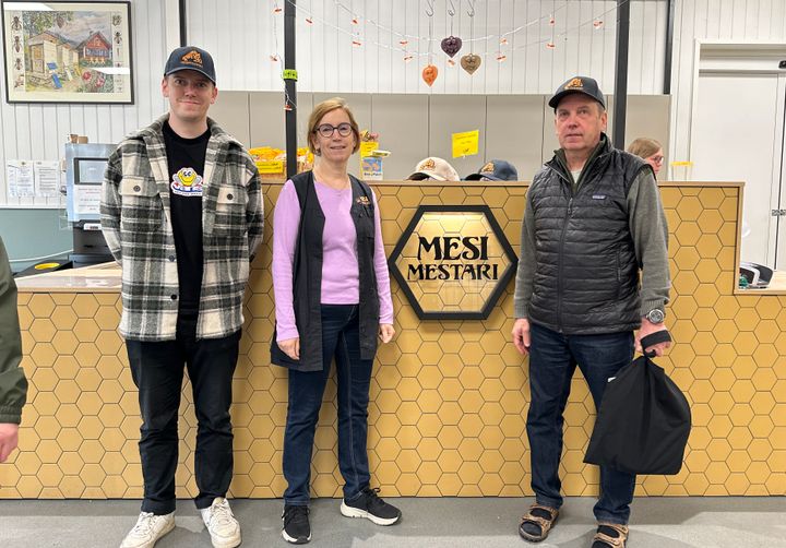 Mesimestarit Oy:n yrittäjät Konsta Nuutero, Katariina Nuutero ja Juha Nuutero.
